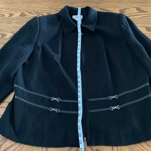 Modest ConradC Woman dressy long sleeve black jacket - Picture 8 of 10